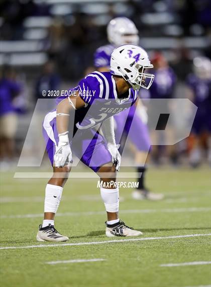 Thumbnail 1 in West vs. Mount Vernon (UIL 3A Area Playoff) photogallery.