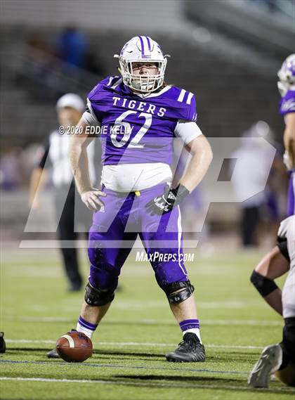 Thumbnail 3 in West vs. Mount Vernon (UIL 3A Area Playoff) photogallery.