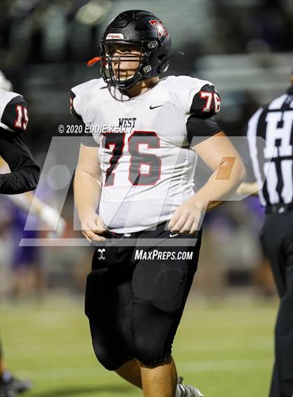 Thumbnail 2 in West vs. Mount Vernon (UIL 3A Area Playoff) photogallery.