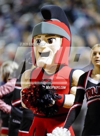 Thumbnail 2 in West vs. Mount Vernon (UIL 3A Area Playoff) photogallery.