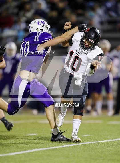 Thumbnail 2 in West vs. Mount Vernon (UIL 3A Area Playoff) photogallery.