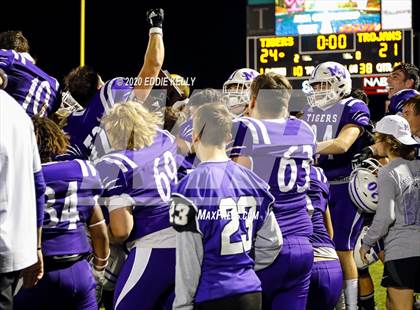 Thumbnail 1 in West vs. Mount Vernon (UIL 3A Area Playoff) photogallery.