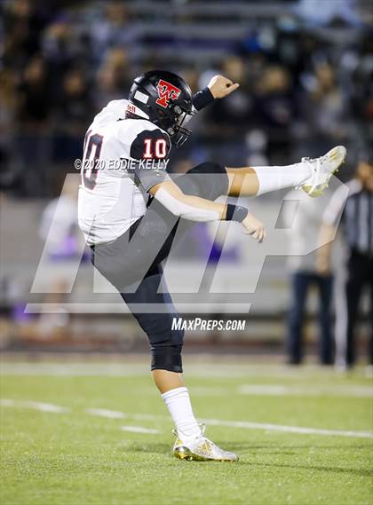 Thumbnail 3 in West vs. Mount Vernon (UIL 3A Area Playoff) photogallery.