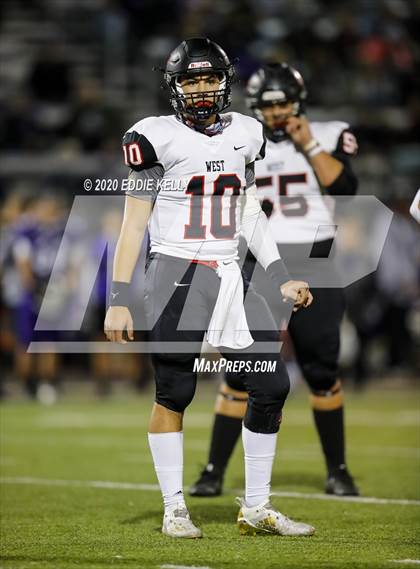 Thumbnail 3 in West vs. Mount Vernon (UIL 3A Area Playoff) photogallery.