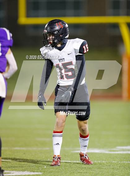 Thumbnail 1 in West vs. Mount Vernon (UIL 3A Area Playoff) photogallery.