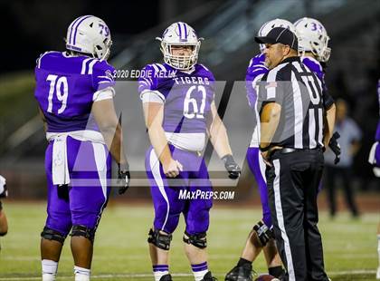Thumbnail 3 in West vs. Mount Vernon (UIL 3A Area Playoff) photogallery.
