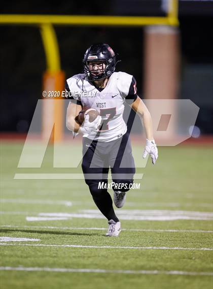 Thumbnail 1 in West vs. Mount Vernon (UIL 3A Area Playoff) photogallery.