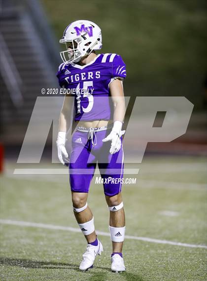 Thumbnail 3 in West vs. Mount Vernon (UIL 3A Area Playoff) photogallery.