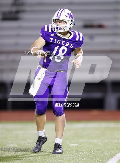 Thumbnail 3 in West vs. Mount Vernon (UIL 3A Area Playoff) photogallery.
