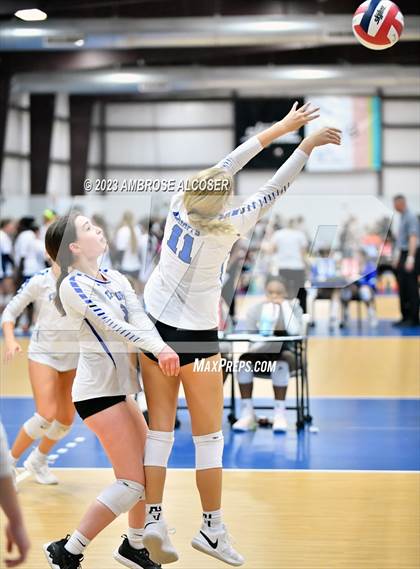 Thumbnail 2 in Episcopal vs. Concordia Lutheran (Houston Open Tournament) photogallery.