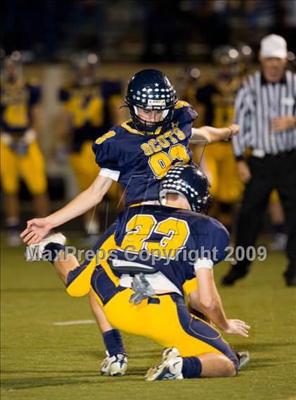 Thumbnail 2 in McKinney vs. Highland Park (Texas 4A D1 Bi-District Playoffs) photogallery.
