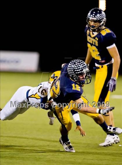 Thumbnail 1 in McKinney vs. Highland Park (Texas 4A D1 Bi-District Playoffs) photogallery.