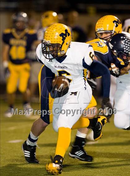Thumbnail 3 in McKinney vs. Highland Park (Texas 4A D1 Bi-District Playoffs) photogallery.