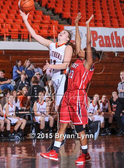 Thumbnail 1 in Lenoir City vs. West photogallery.