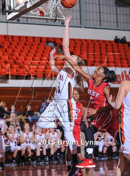 Thumbnail 1 in Lenoir City vs. West photogallery.