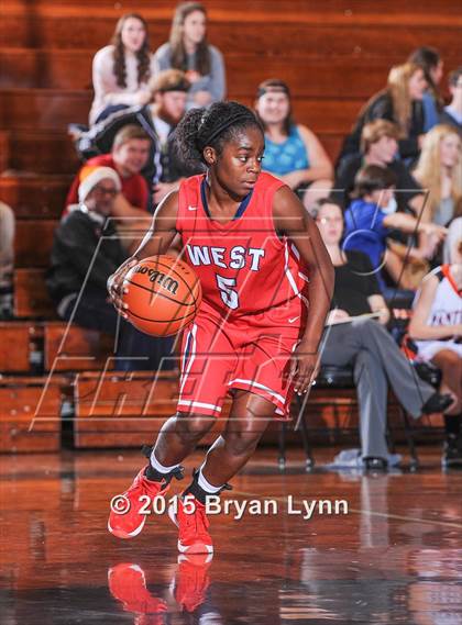 Thumbnail 3 in Lenoir City vs. West photogallery.
