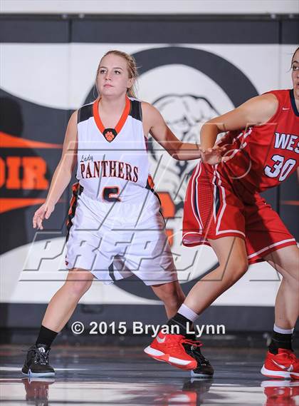 Thumbnail 2 in Lenoir City vs. West photogallery.
