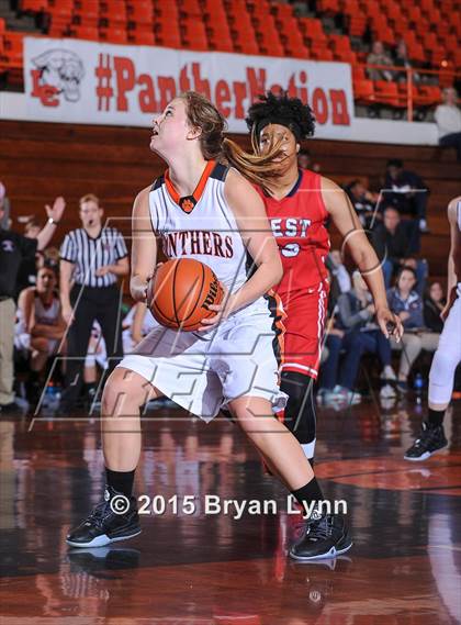 Thumbnail 2 in Lenoir City vs. West photogallery.