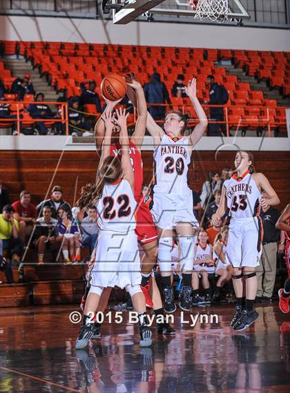 Thumbnail 2 in Lenoir City vs. West photogallery.