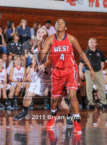 Thumbnail 3 in Lenoir City vs. West photogallery.