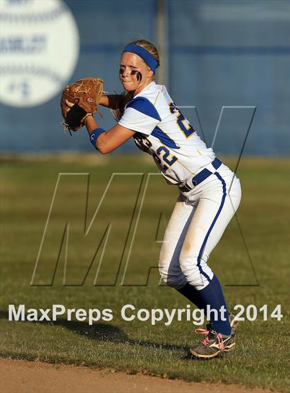 Thumbnail 2 in Pflugerville vs Del Valle (5A Region 2 Bi-District Playoff) photogallery.