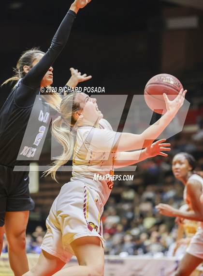 Thumbnail 1 in Clovis North vs. Clovis West (CIF Open Division Central Section Final) photogallery.