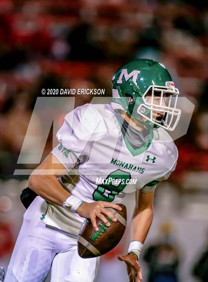 Thumbnail 3 in Monahans vs. Perryton (UIL 4A Bi-District Playoff) photogallery.