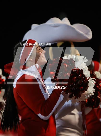 Thumbnail 3 in Monahans vs. Perryton (UIL 4A Bi-District Playoff) photogallery.