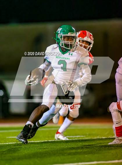 Thumbnail 3 in Monahans vs. Perryton (UIL 4A Bi-District Playoff) photogallery.