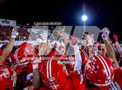 Thumbnail 2 in Monahans vs. Perryton (UIL 4A Bi-District Playoff) photogallery.