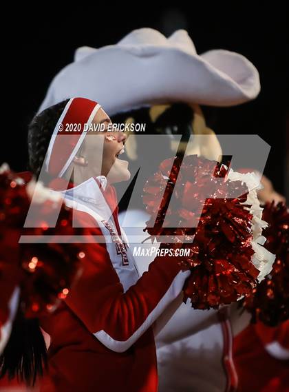 Thumbnail 1 in Monahans vs. Perryton (UIL 4A Bi-District Playoff) photogallery.