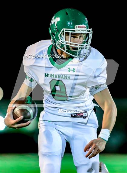 Thumbnail 1 in Monahans vs. Perryton (UIL 4A Bi-District Playoff) photogallery.