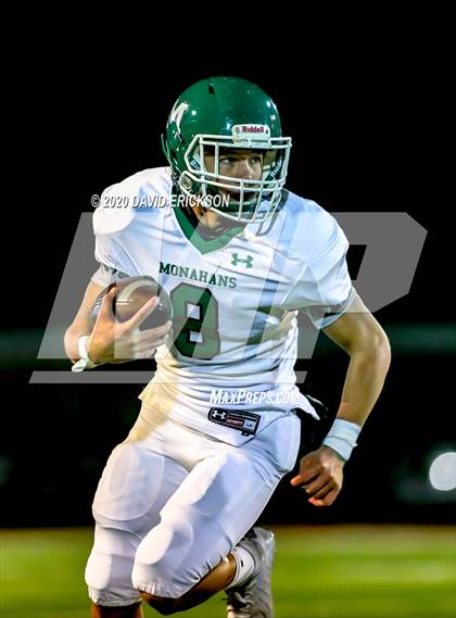 Thumbnail 3 in Monahans vs. Perryton (UIL 4A Bi-District Playoff) photogallery.