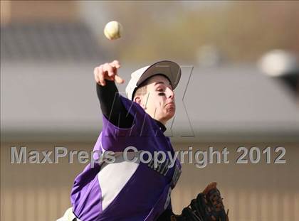 Thumbnail 1 in Iroquois @ Hamburg photogallery.