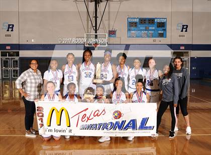 Thumbnail 3 in Cypress Creek vs. Clear Falls (McDonald's Texas Invitational) photogallery.