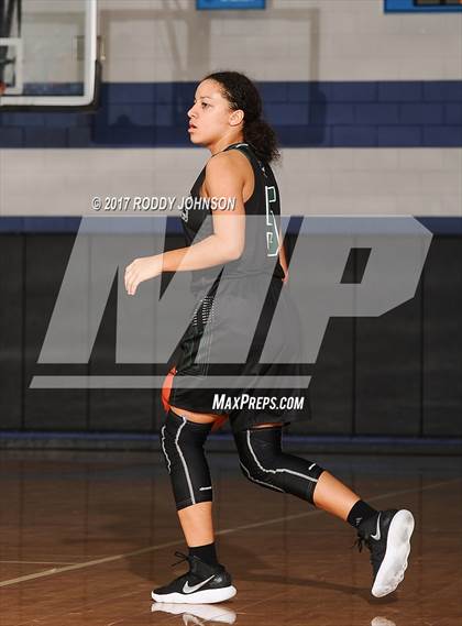 Thumbnail 1 in Cypress Creek vs. Clear Falls (McDonald's Texas Invitational) photogallery.