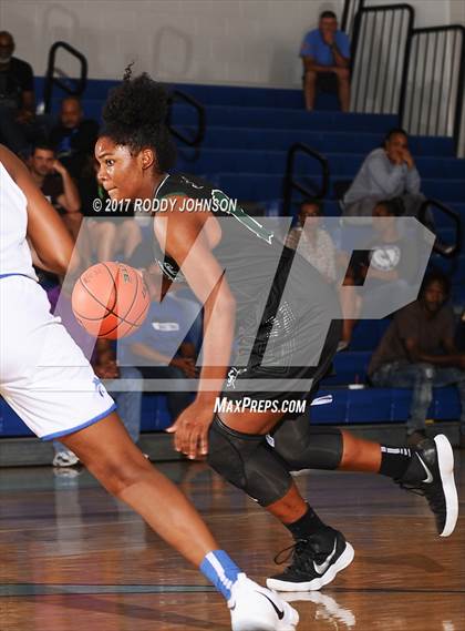 Thumbnail 1 in Cypress Creek vs. Clear Falls (McDonald's Texas Invitational) photogallery.
