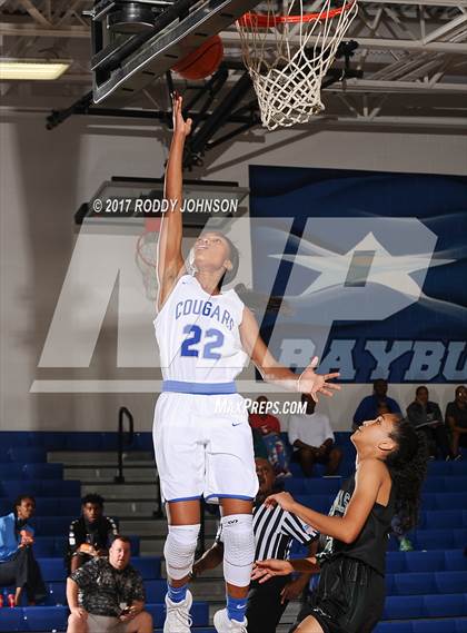 Thumbnail 3 in Cypress Creek vs. Clear Falls (McDonald's Texas Invitational) photogallery.