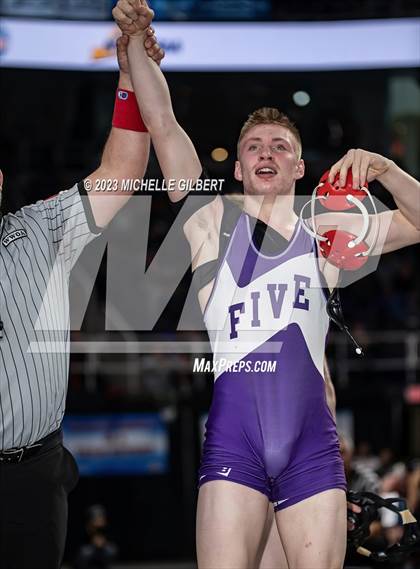 Thumbnail 2 in NYSPHSAA Division 2 Semifinals photogallery.
