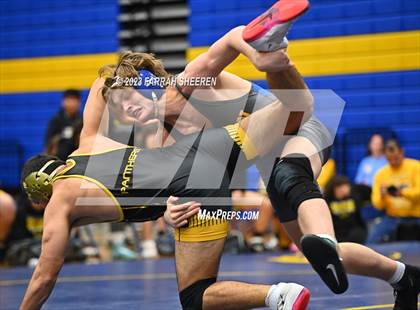 Thumbnail 2 in Klein Oak @ Klein photogallery.