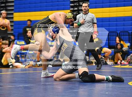 Thumbnail 3 in Klein Oak @ Klein photogallery.