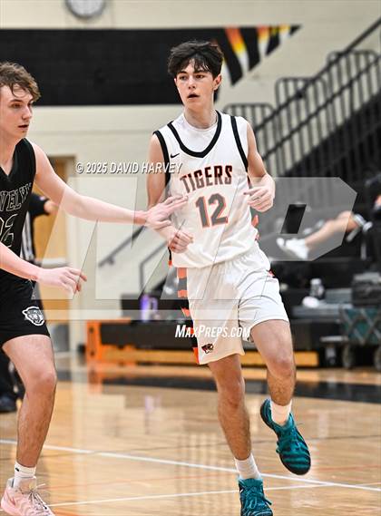 Thumbnail 1 in D'Evelyn @ Lakewood photogallery.