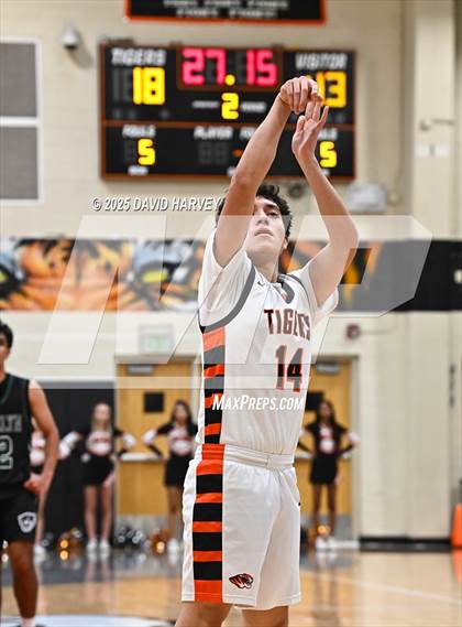 Thumbnail 3 in D'Evelyn @ Lakewood photogallery.