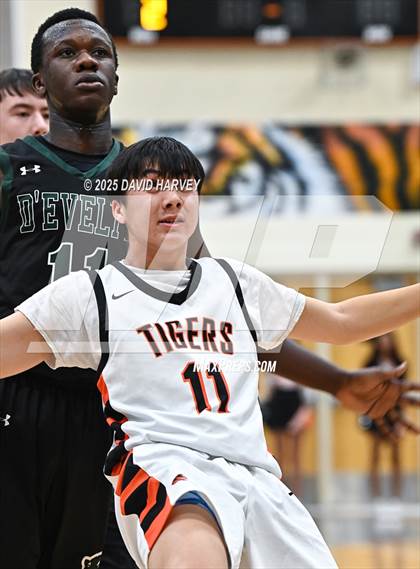 Thumbnail 3 in D'Evelyn @ Lakewood photogallery.