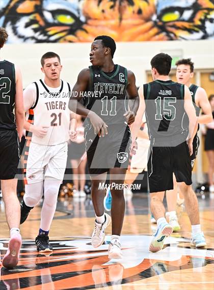 Thumbnail 2 in D'Evelyn @ Lakewood photogallery.