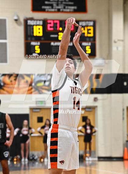 Thumbnail 2 in D'Evelyn @ Lakewood photogallery.