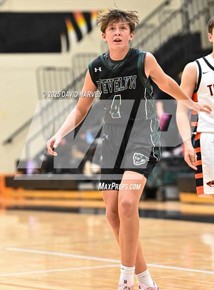 Thumbnail 3 in D'Evelyn @ Lakewood photogallery.