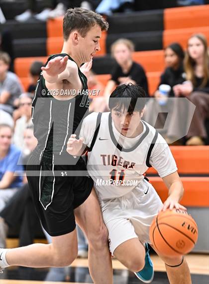 Thumbnail 1 in D'Evelyn @ Lakewood photogallery.