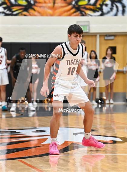 Thumbnail 1 in D'Evelyn @ Lakewood photogallery.