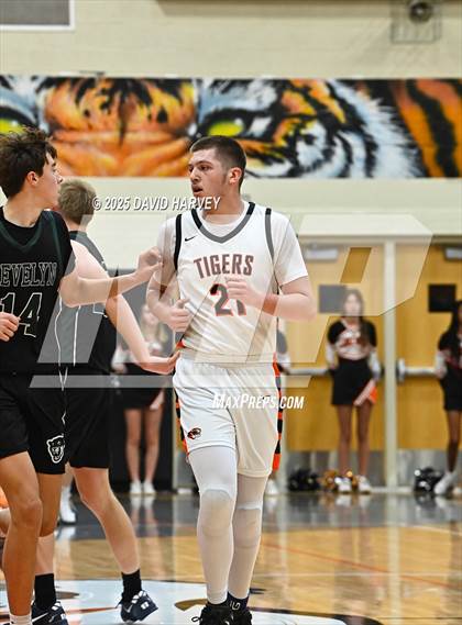 Thumbnail 3 in D'Evelyn @ Lakewood photogallery.